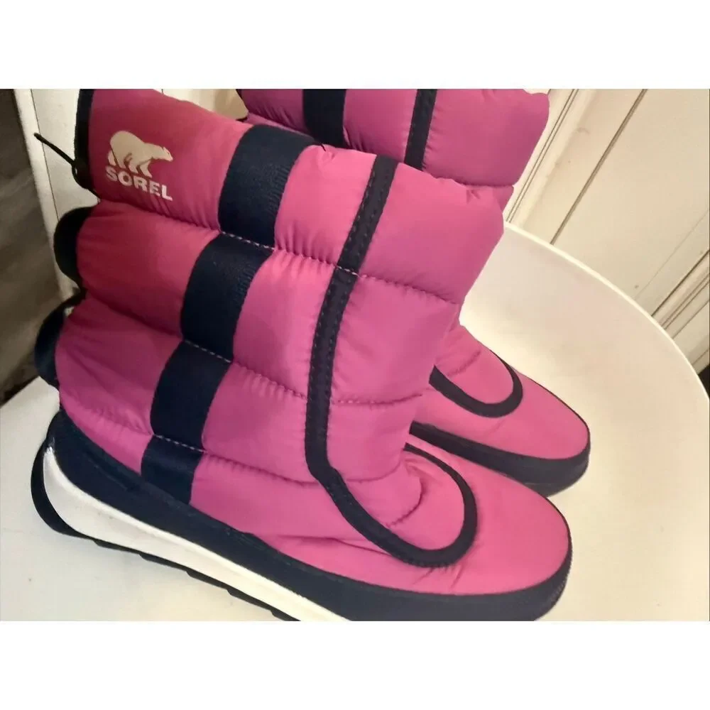 Sorel Kids Girls Puffy Quilted Whitney II Mid Snow Boots Pink Black Size 4 NWT